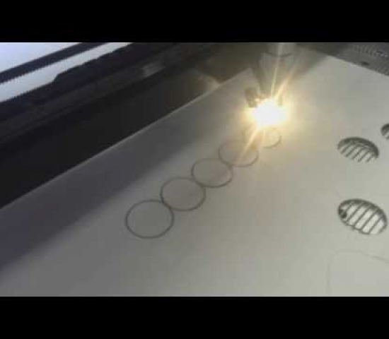 Máquina de láser fibra de vidrio